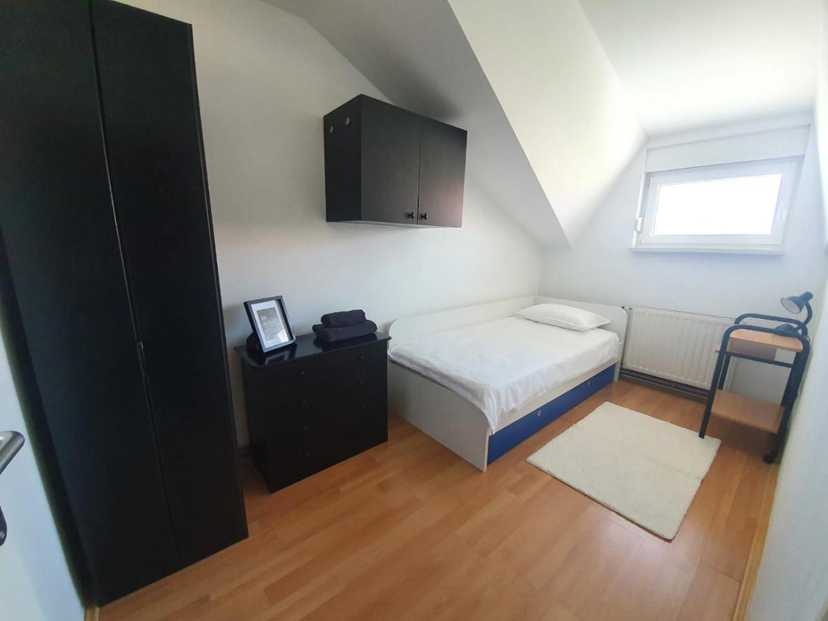 Apartment Lily Near Zagreb Airport เวลิคาโกริตซา ภายนอก รูปภาพ